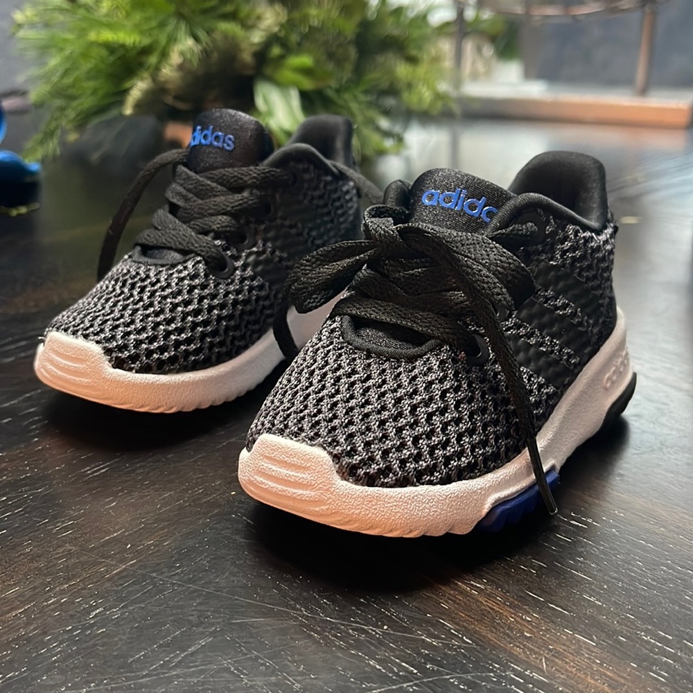 Adidas Racer Sneakers